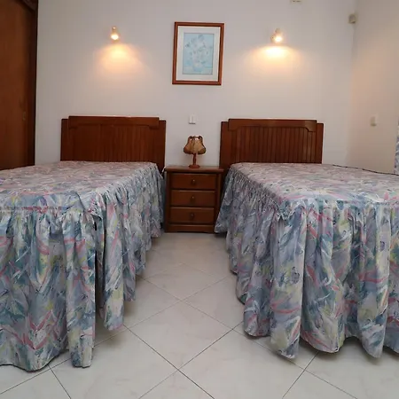 Gonçalves *